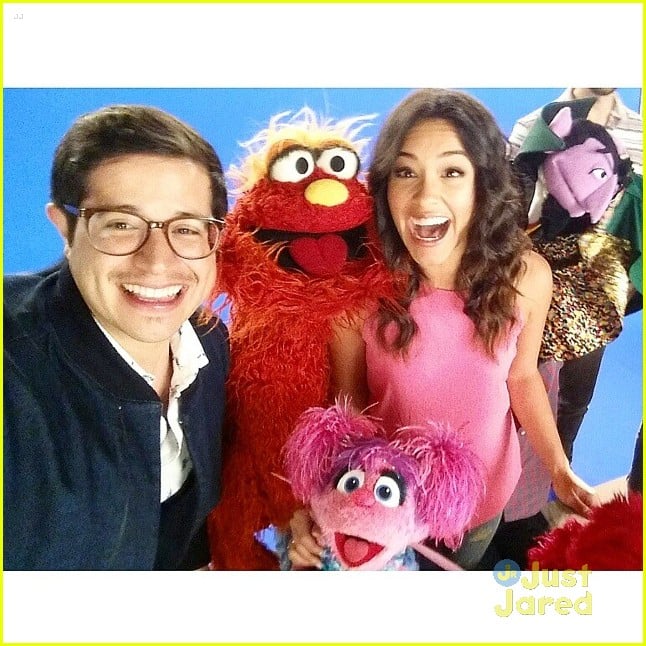 Gina Rodriguez Steals Kisses From Sesame Street's Elmo! Photo 795842