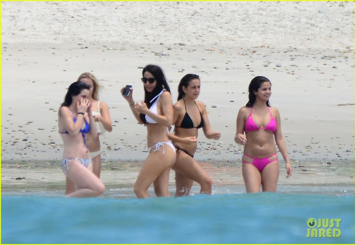 selena gomez shows off her bikini on the beach 41