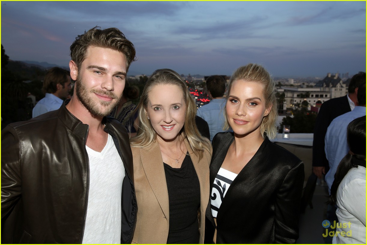 claire holt grey damon draw attention to aquarius 02