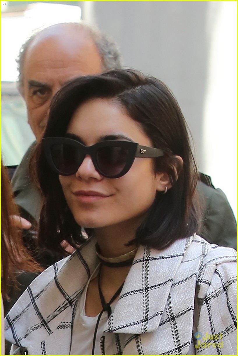 vanessa hudgens doesnt see people as gay or straight 10