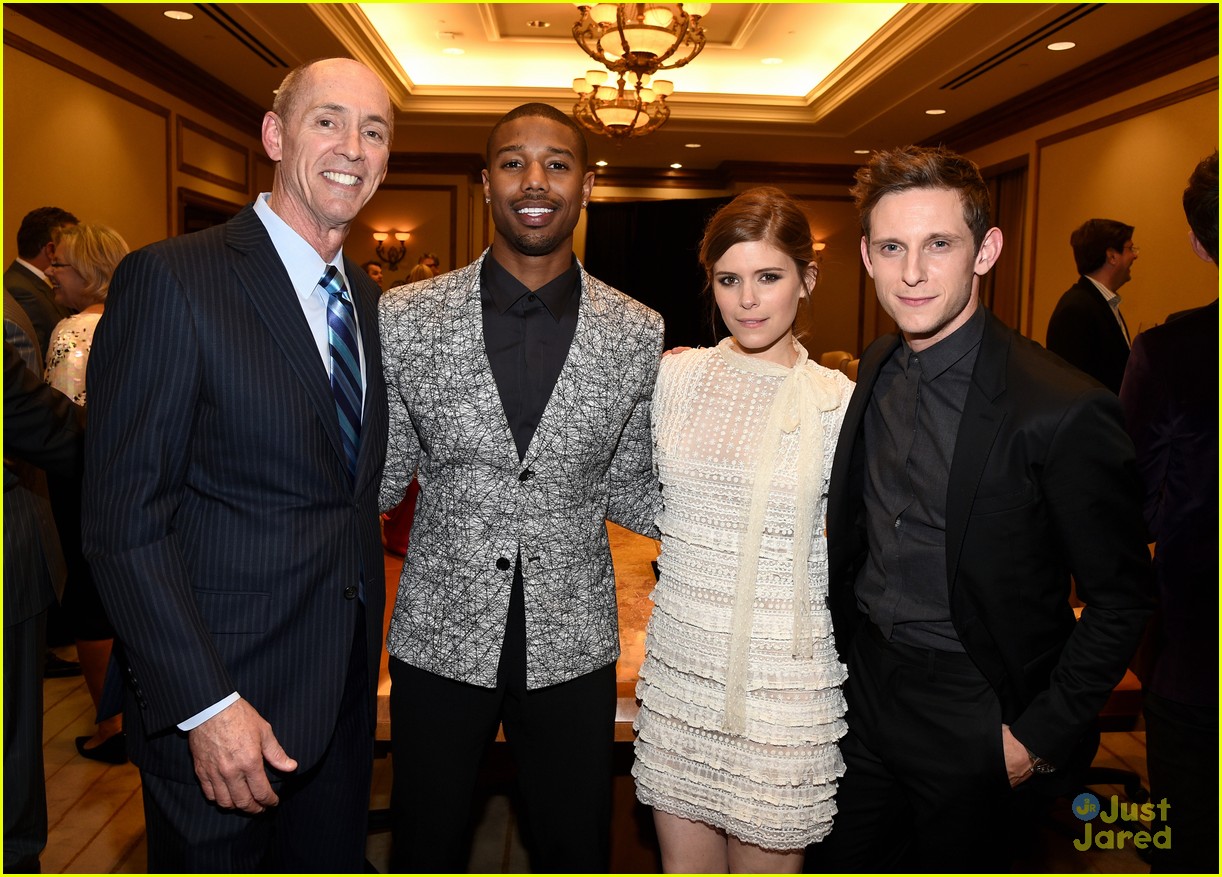 fantastic four cast takes funny selfies at cinemacon 26