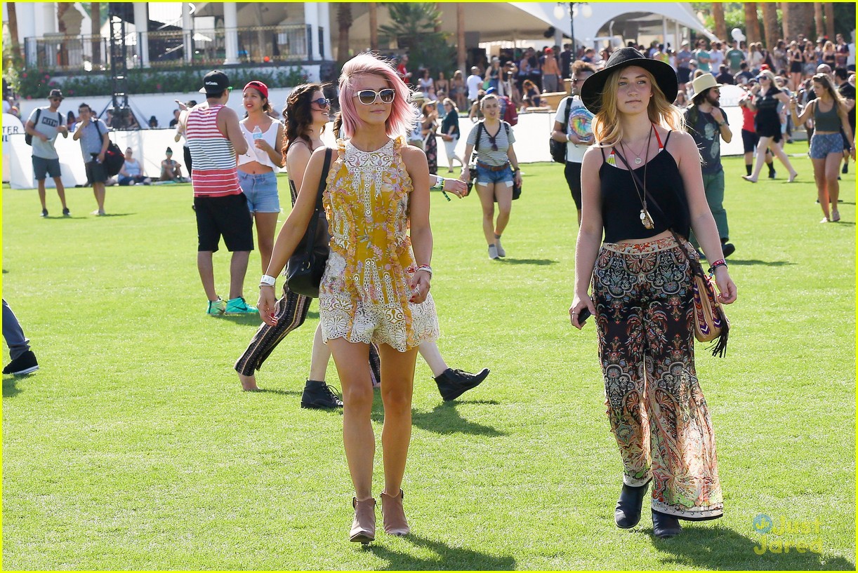 julianne hough aaron paul hang out at coachella day one 30