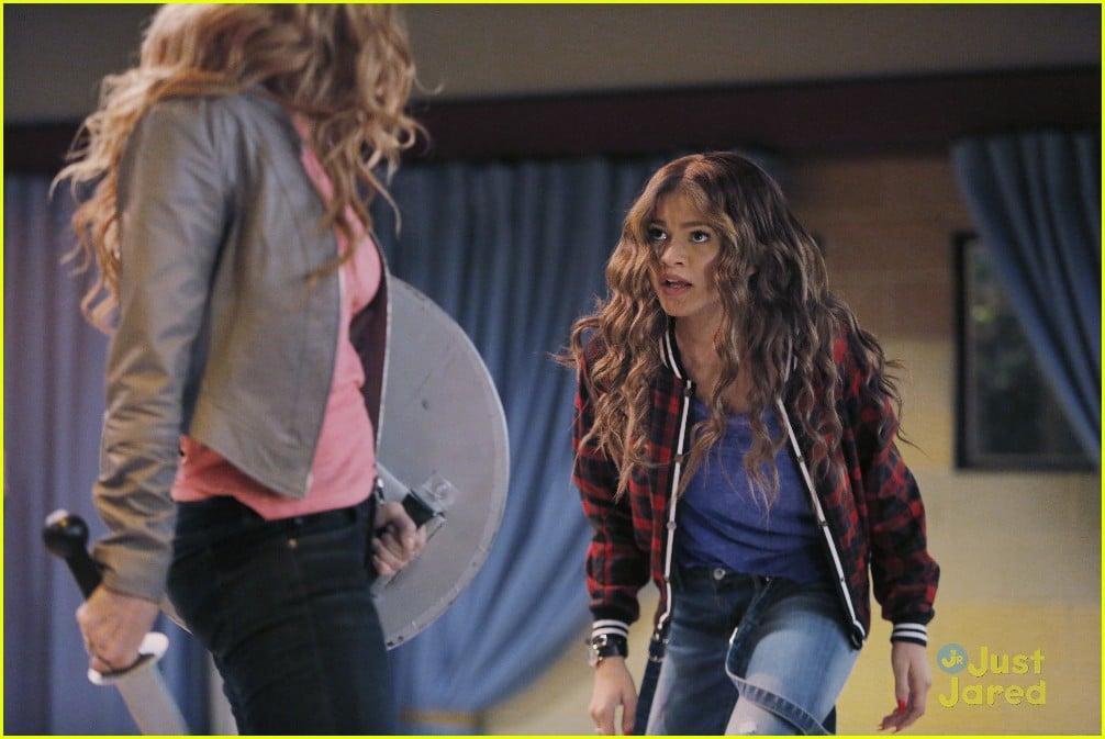 Bella Thorne Reunites With Zendaya On 'K.C. Undercover' Tonight - Get A