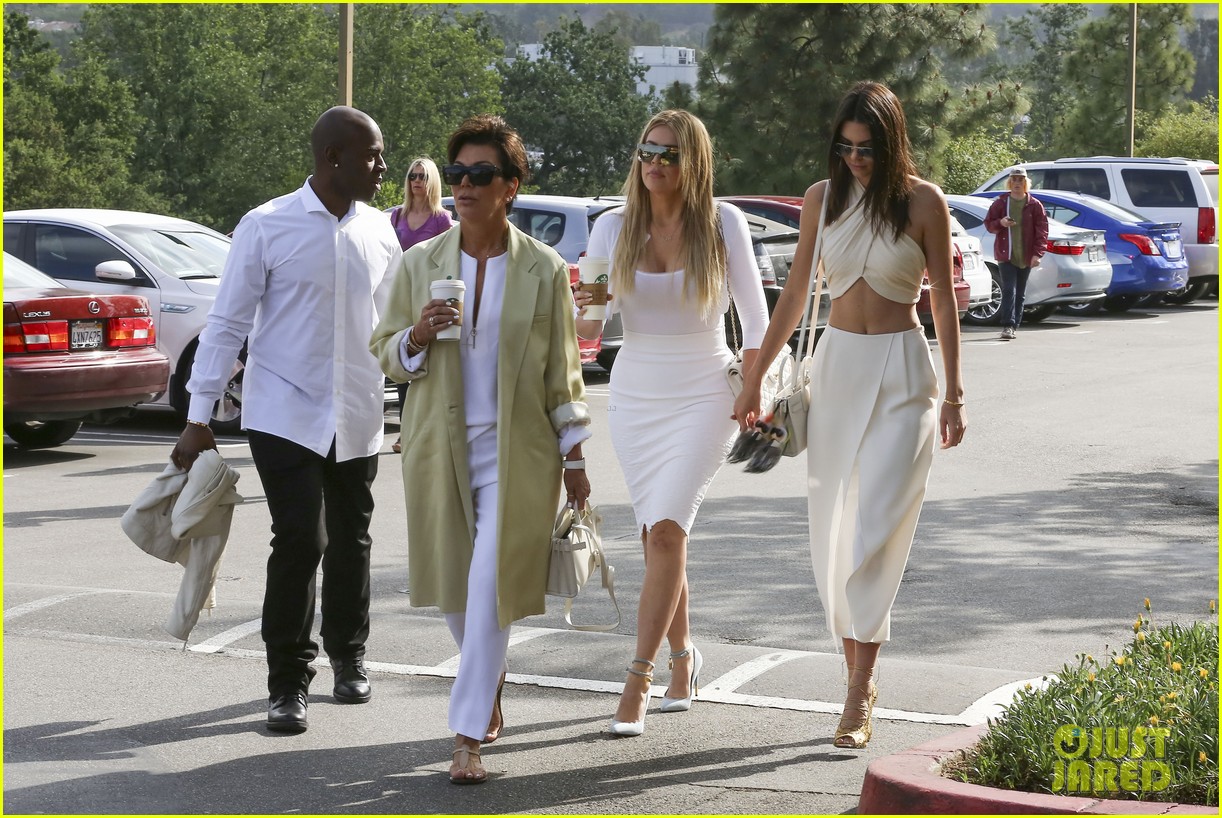 kendall jenner wears crop top to church on easter 03