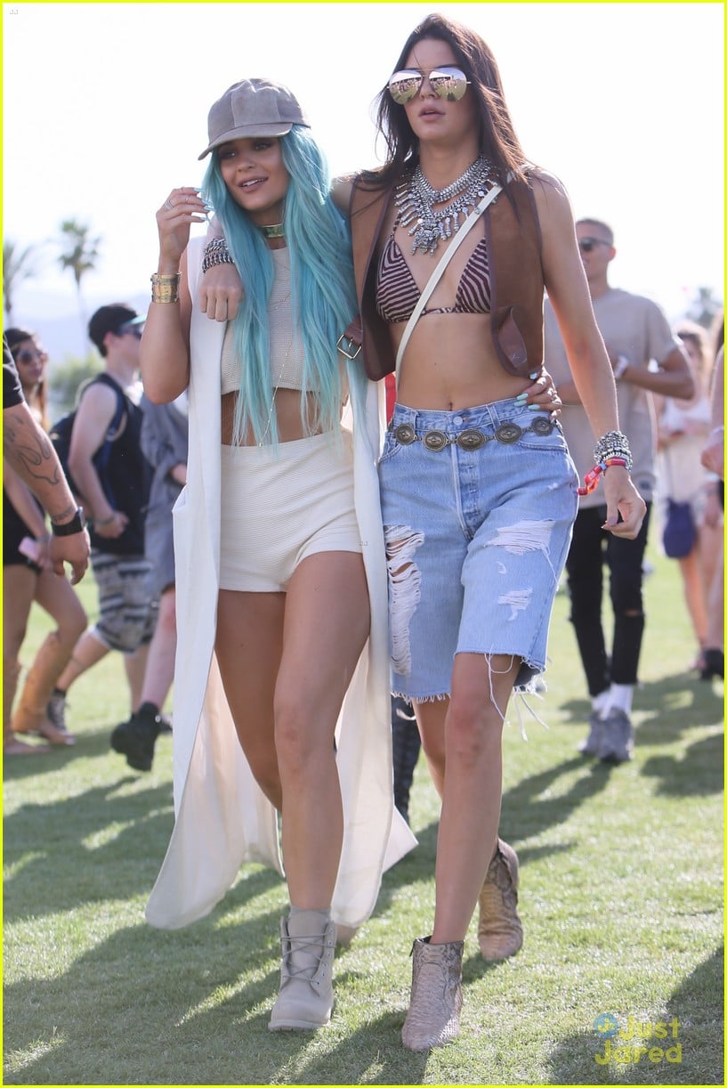 kendall kylie jenner celebrate siblings day at coachella 01