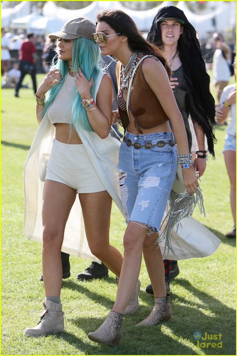 kendall kylie jenner celebrate siblings day at coachella 03