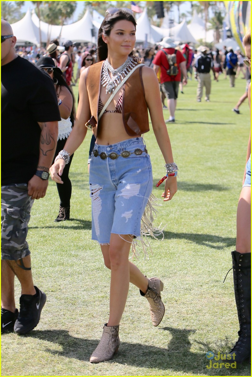 kendall kylie jenner celebrate siblings day at coachella 08