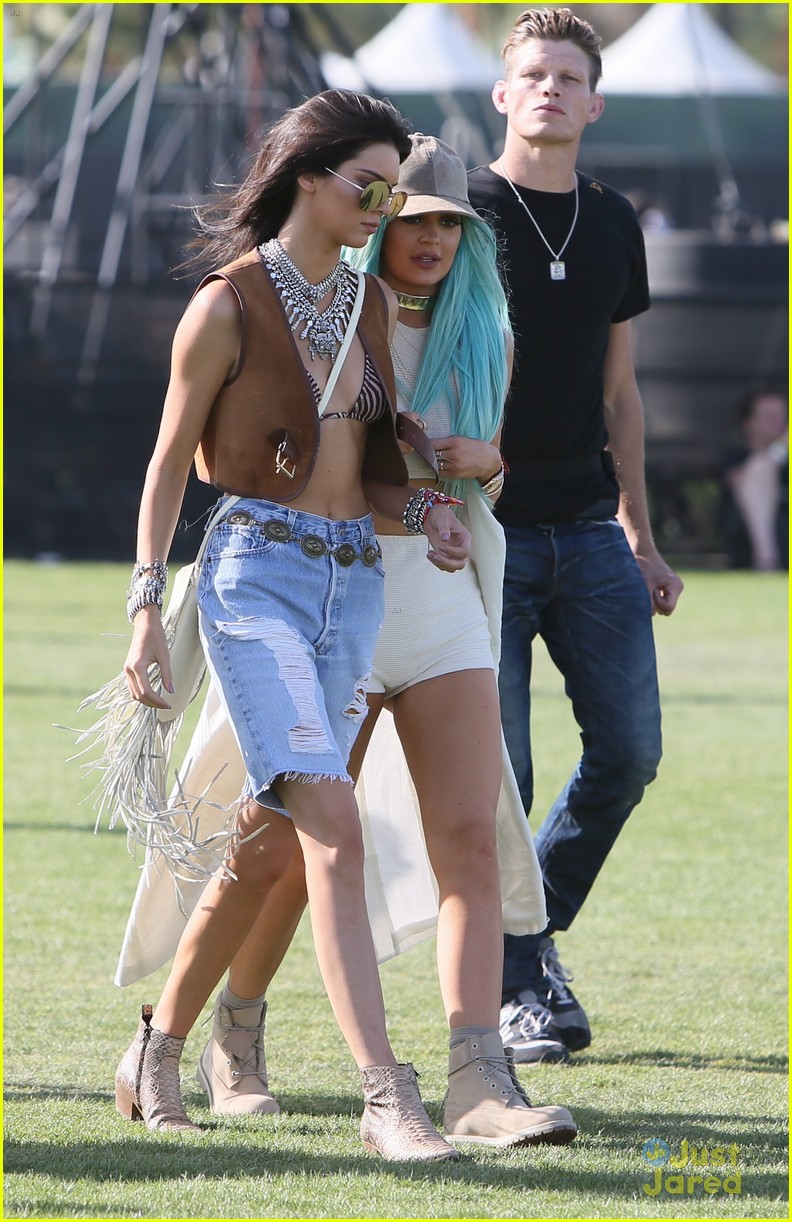 kendall kylie jenner celebrate siblings day at coachella 11