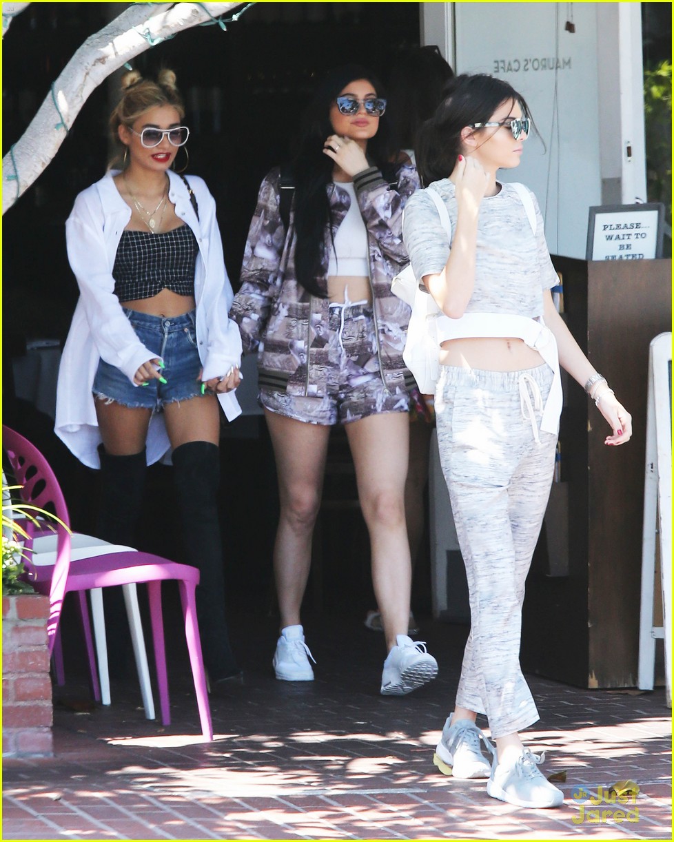 kendall kylie jenner had sister time with pal pia mia 02