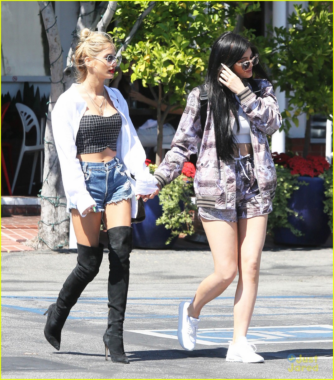 kendall kylie jenner had sister time with pal pia mia 21