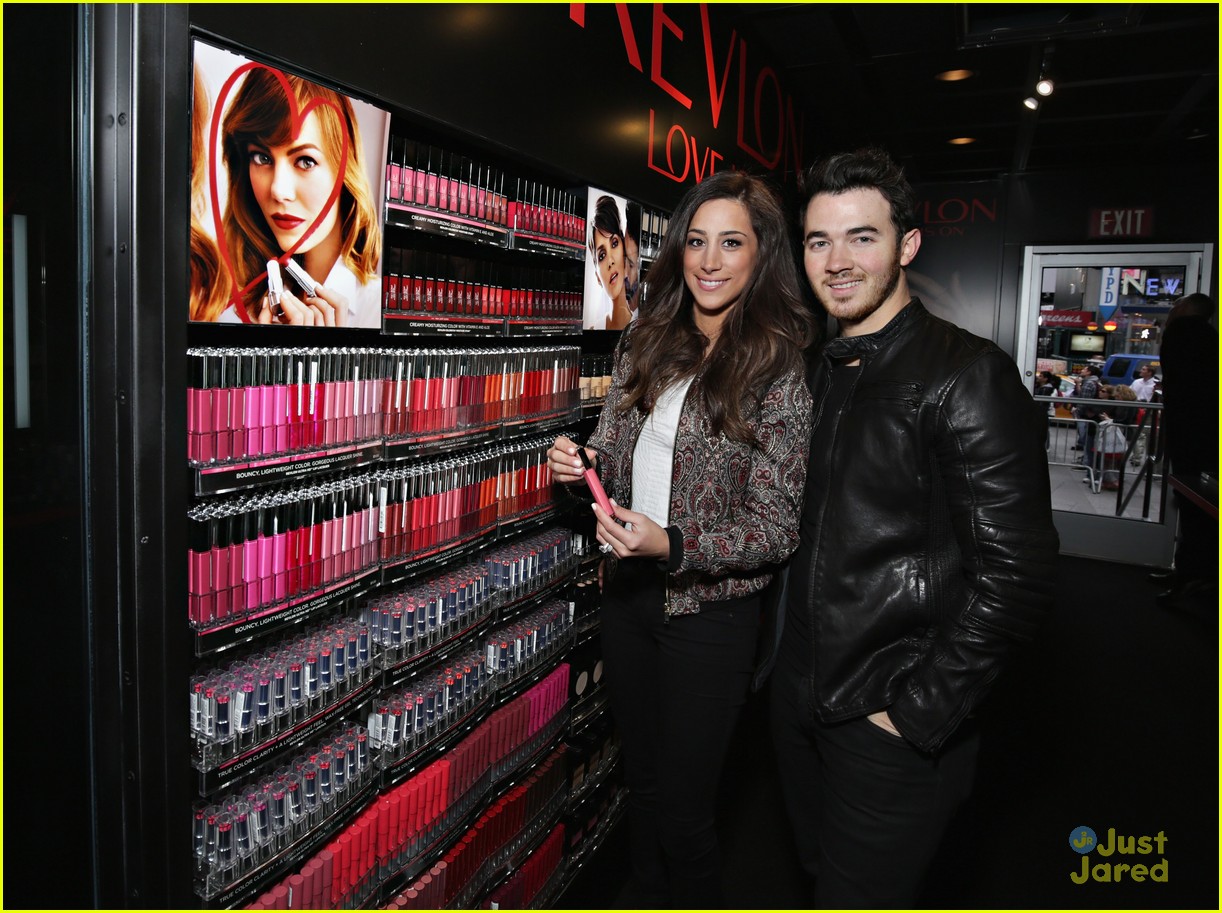 kevin danielle jonas national lovers day nyc 05