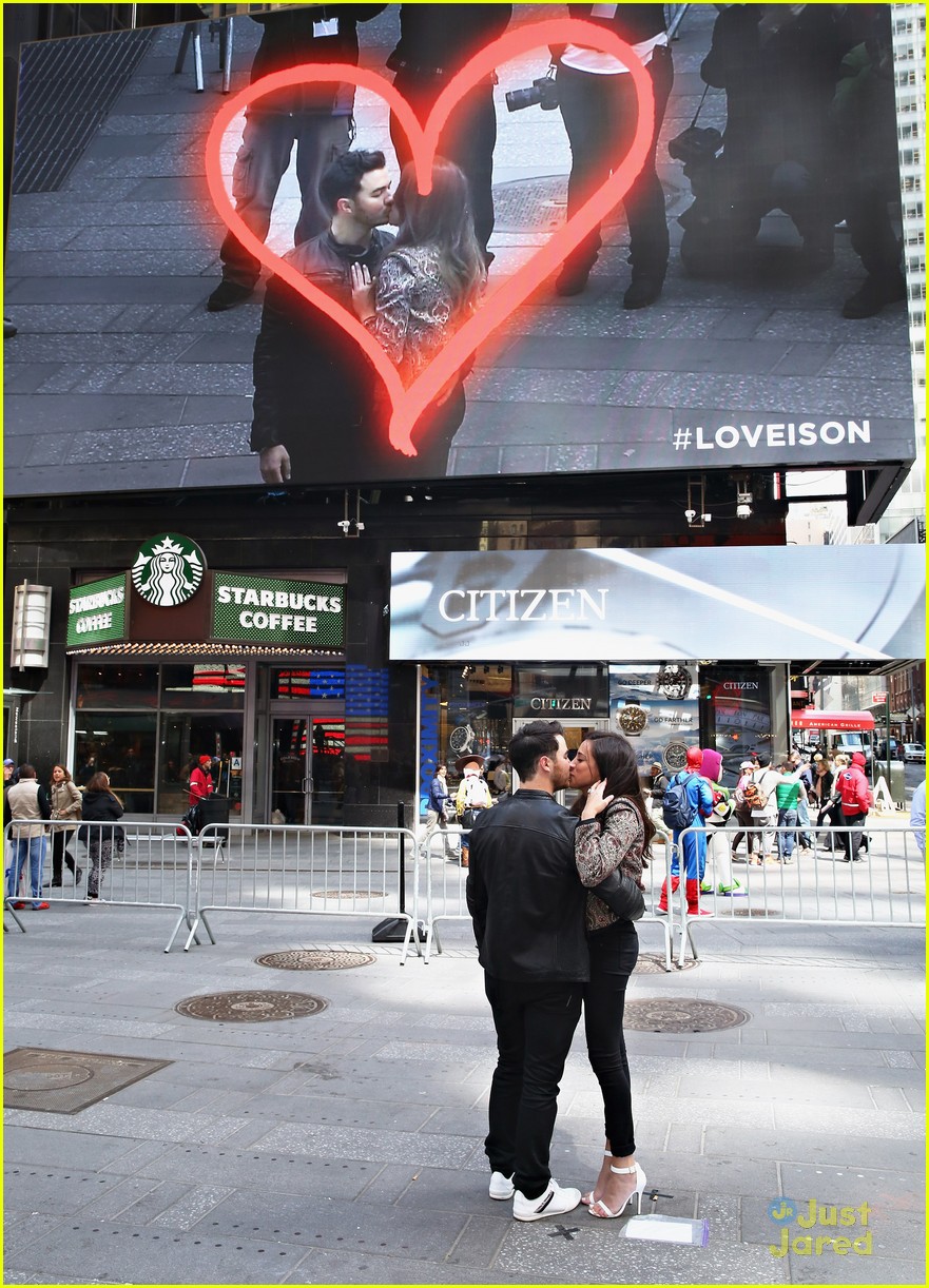 kevin danielle jonas national lovers day nyc 09