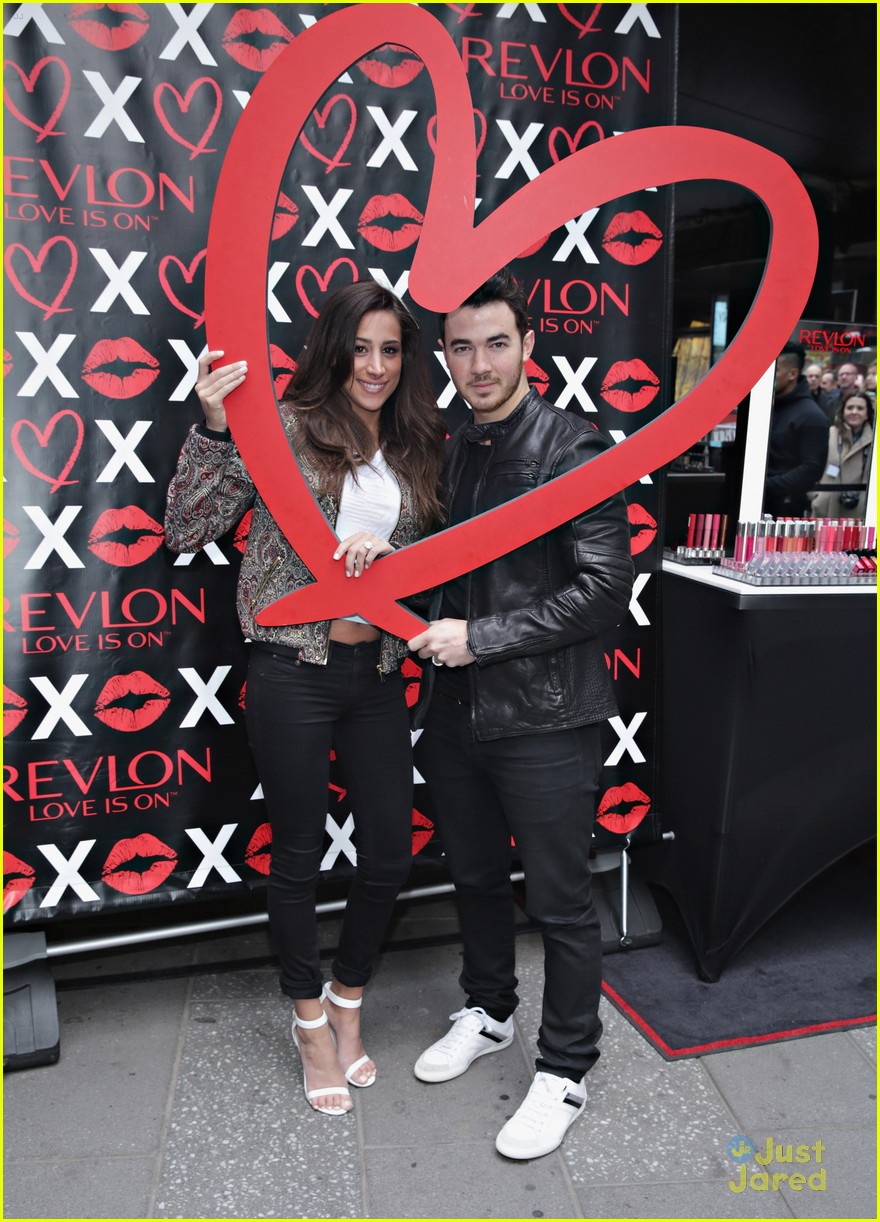 kevin danielle jonas national lovers day nyc 14