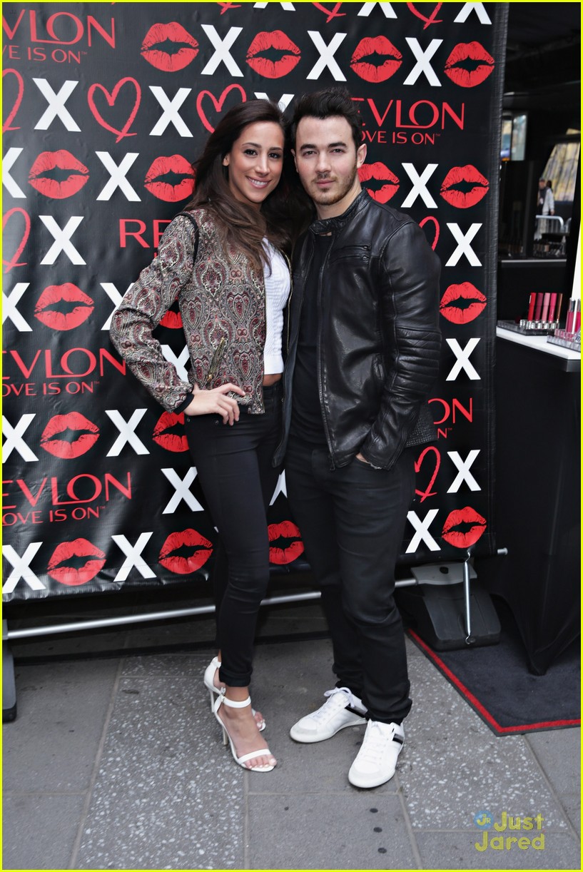 kevin danielle jonas national lovers day nyc 20