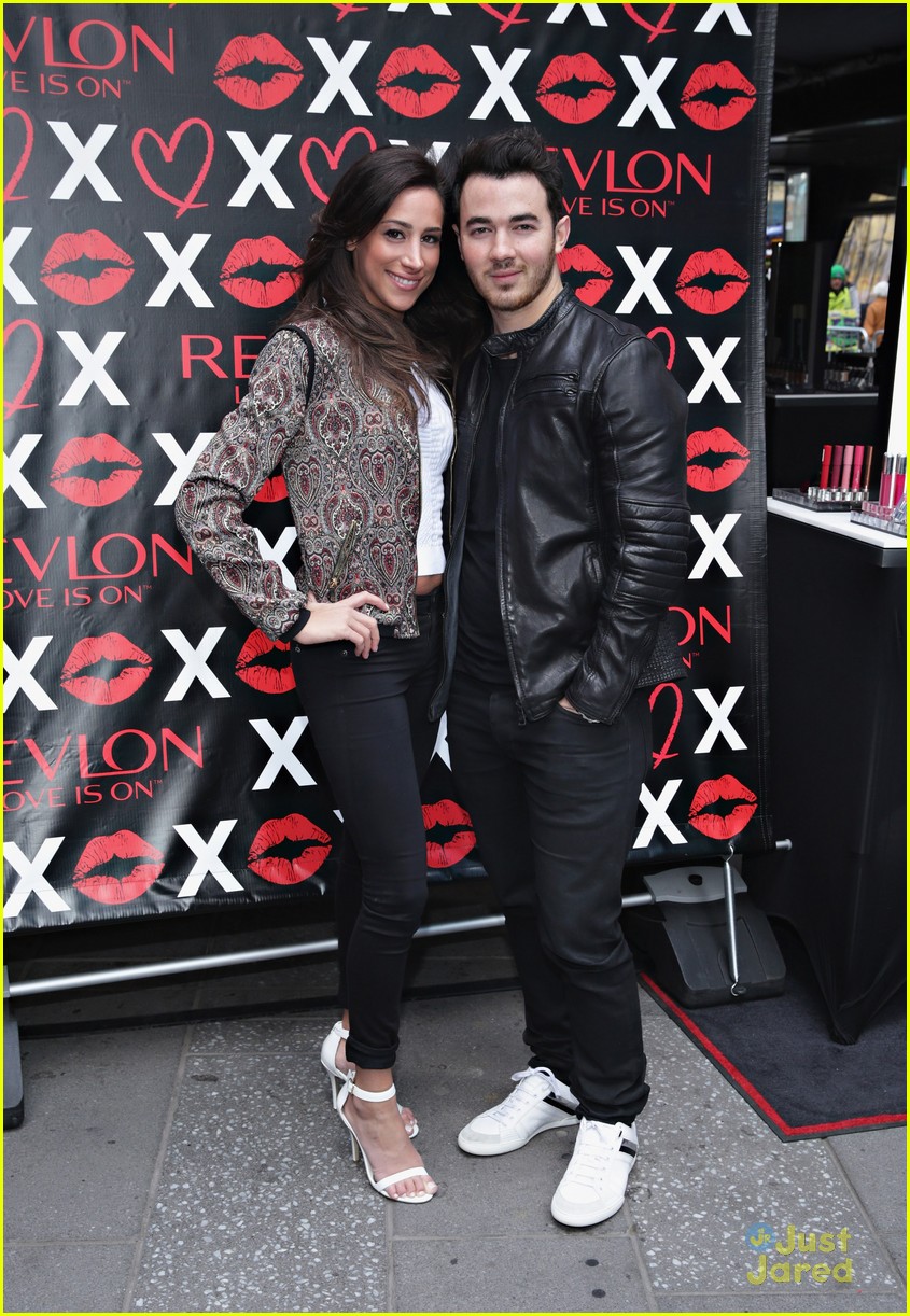 kevin danielle jonas national lovers day nyc 24