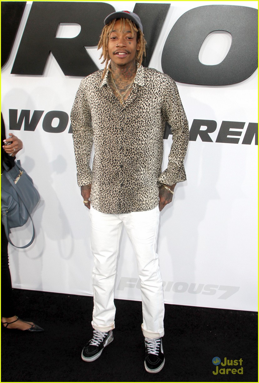 kylie jenner supports tyga at furious 7 premiere 06