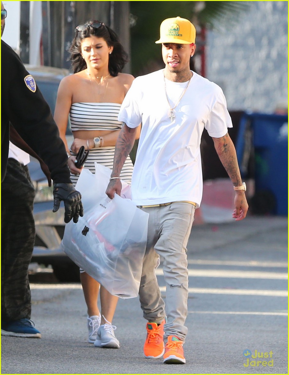 kylie jenner tyga step out together for a shopping trip 01