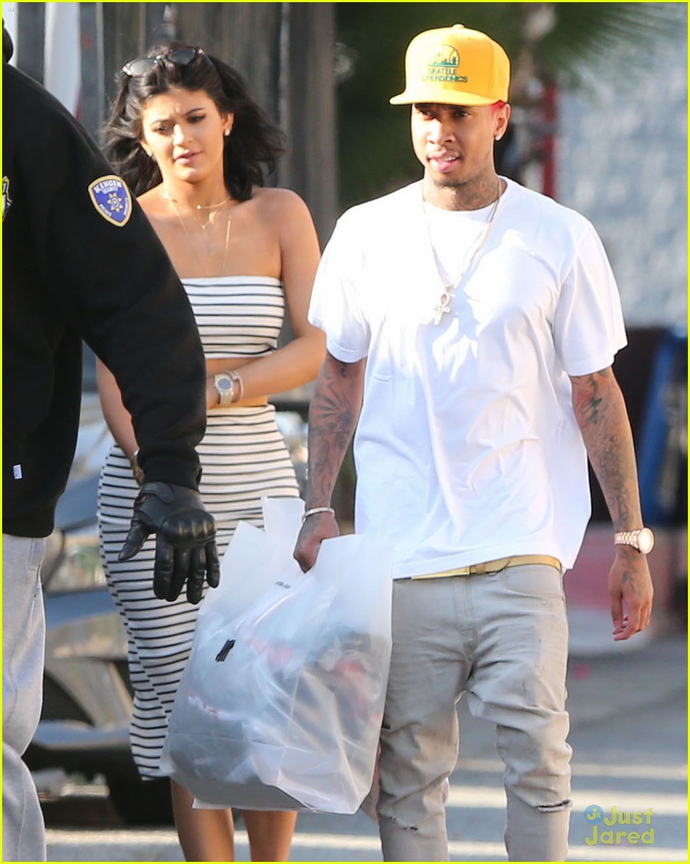 kylie jenner tyga step out together for a shopping trip 06