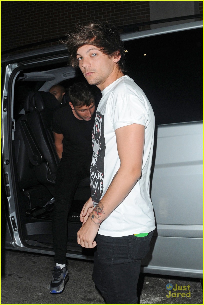 louis tomlinson soccer game libertine night out 06