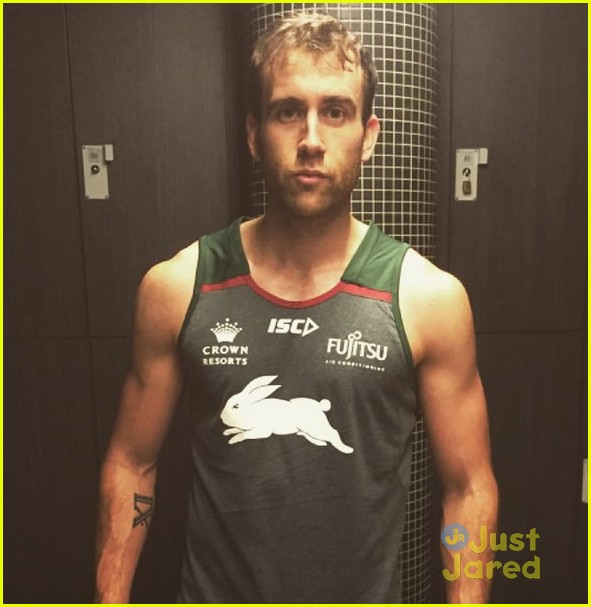 harry potters matthew lewis bares ripped body shirtless photo 01