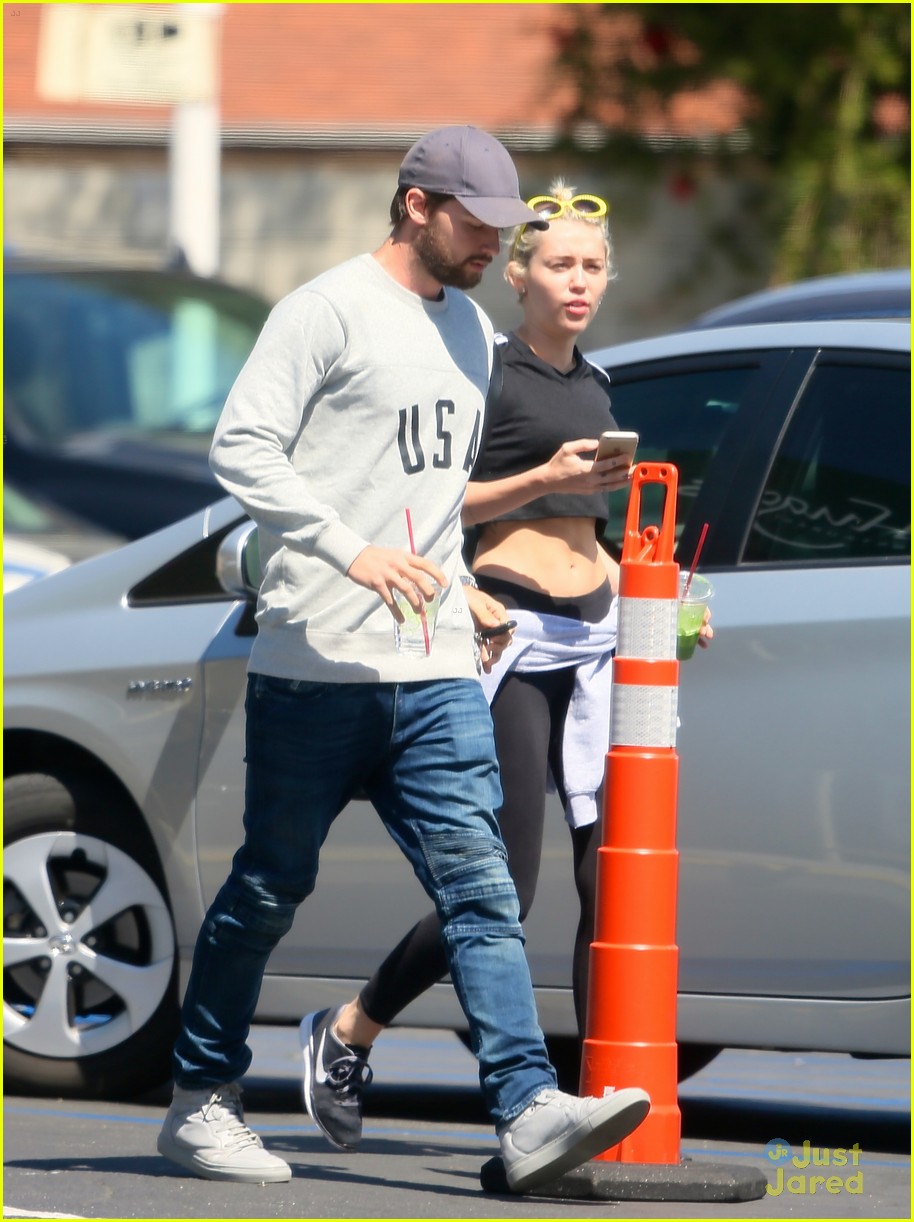 miley cyrus patrick schwarzenegger show theyre still going strong 01