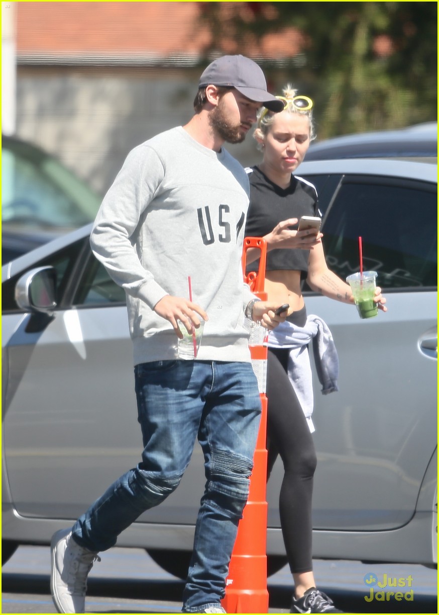 miley cyrus patrick schwarzenegger show theyre still going strong 07