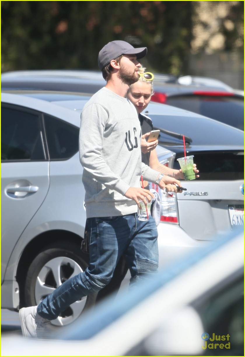 miley cyrus patrick schwarzenegger show theyre still going strong 19
