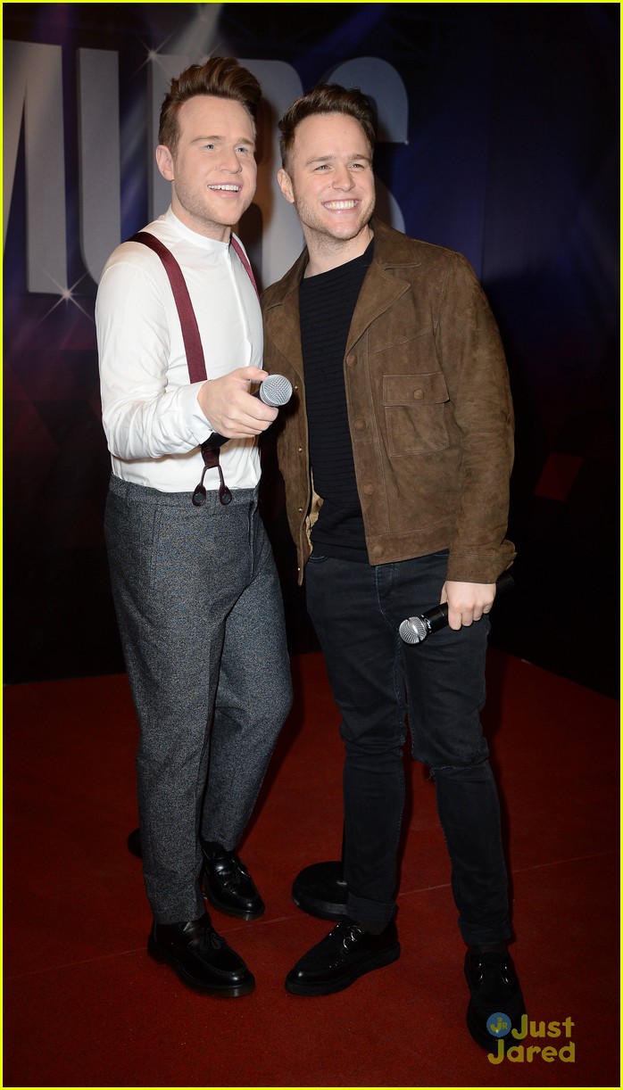 olly murs debuts wax figure before nbb tour opener 09