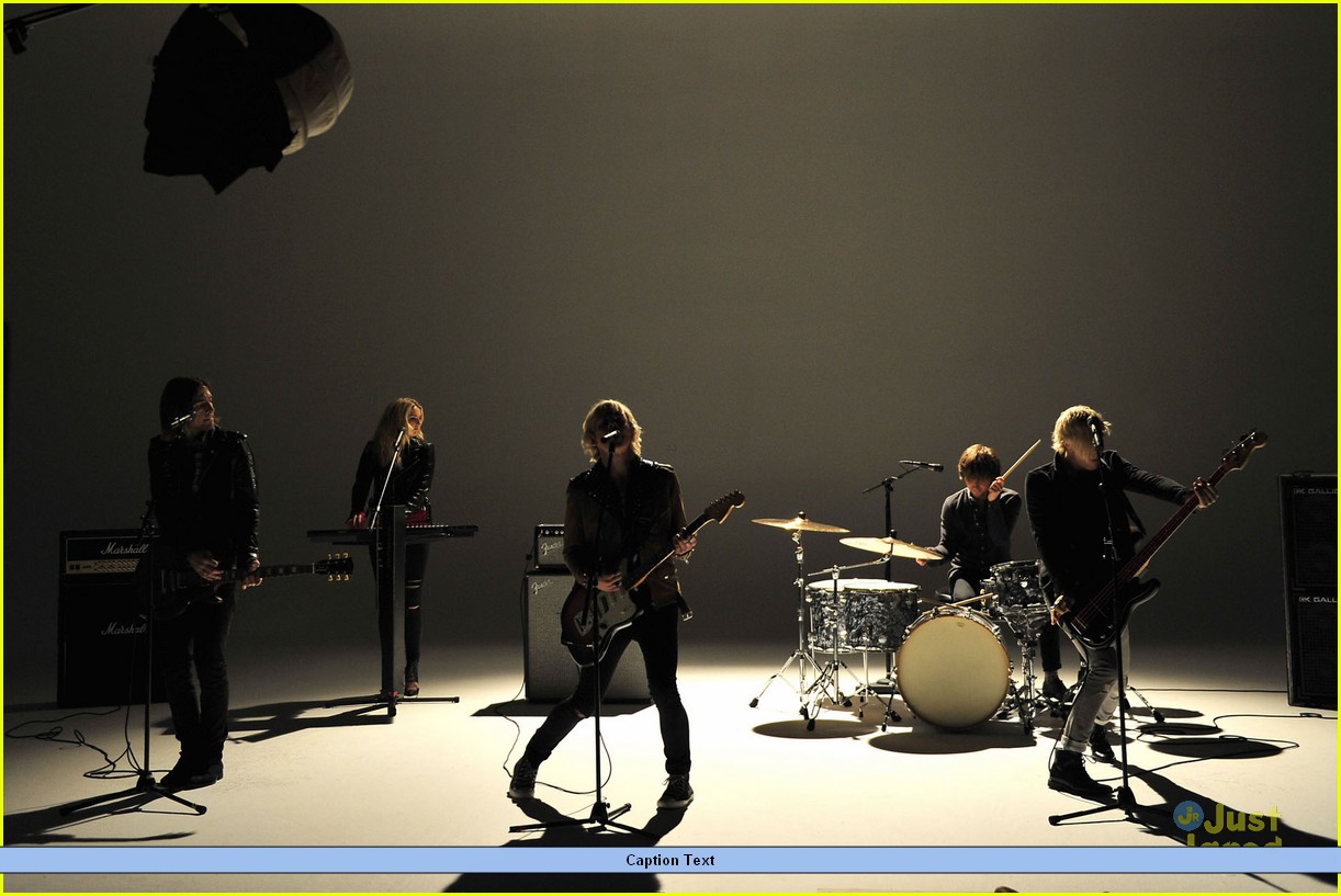 r5 lets not be alone tonight pics teaser video 12