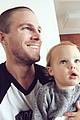stephen amell live tweets arrow with baby mavi on his lap 03