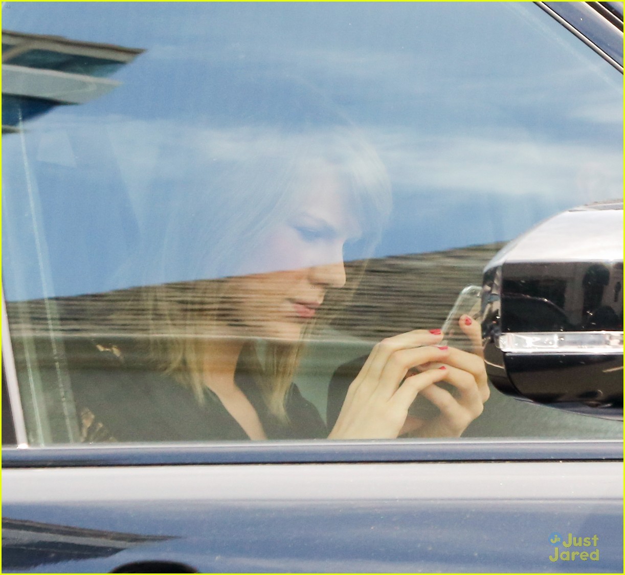 taylor swift calvin harris pictured leaving her house 21
