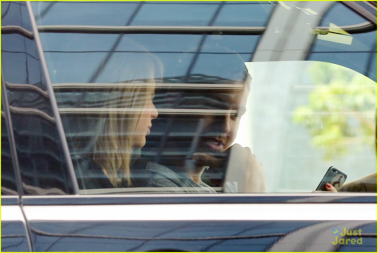 taylor swift calvin harris pictured leaving her house 26