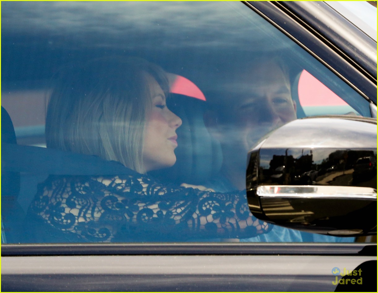 taylor swift calvin harris pictured leaving her house 30