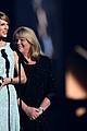 taylor swift mom andrea share touching backstage acm moment 10