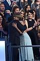 taylor swift mom andrea share touching backstage acm moment 16