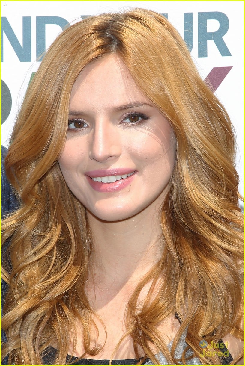 bella thorne find your park event nyc 02