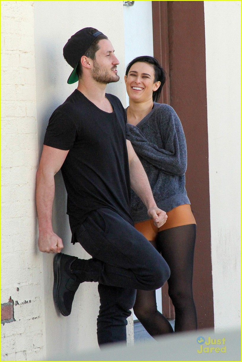 Val Chmerkovskiy Pulls Out Hat Trick With Rumer Willis During Dwts Practice Photo 800323 7349