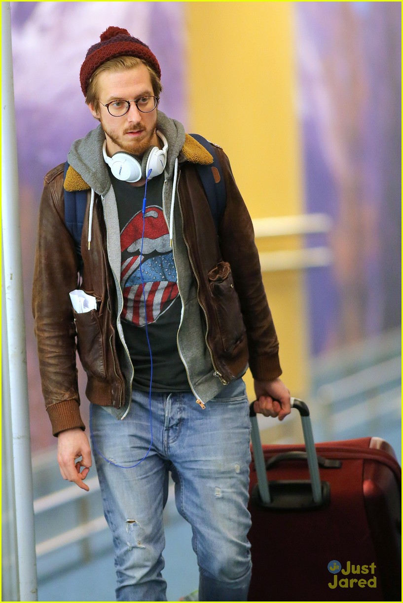 wentworth miller arthur darvill arrive vancouver flash spinoff 02