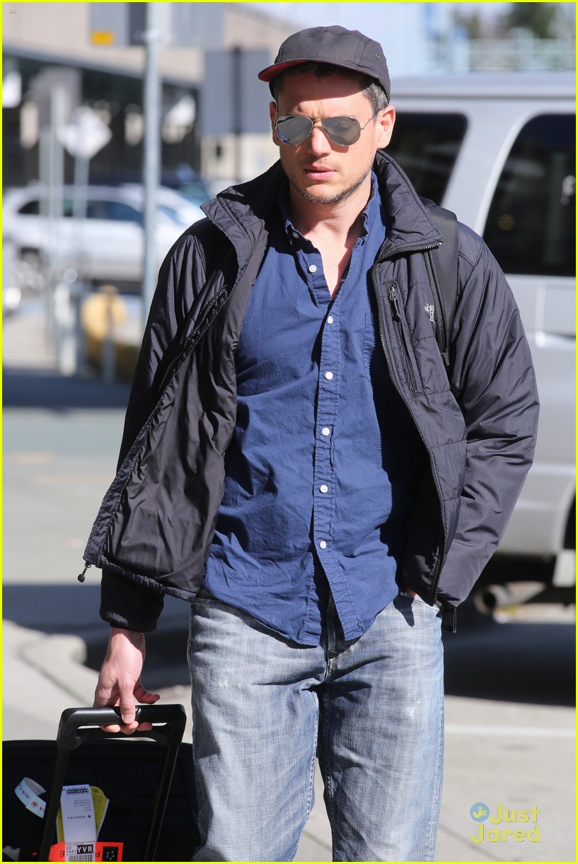 wentworth miller arthur darvill arrive vancouver flash spinoff 07