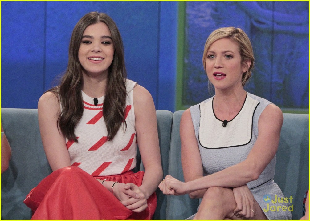 anna kendrick hailee steinfeld brittany snow pp2 promo nyc 11