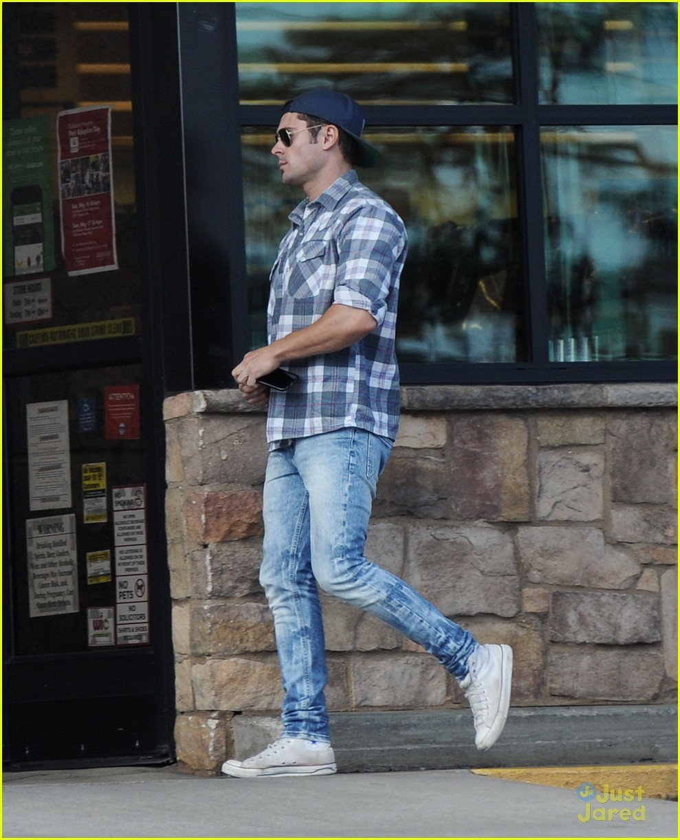 zac efron back la after dirty grandpa finishes 08