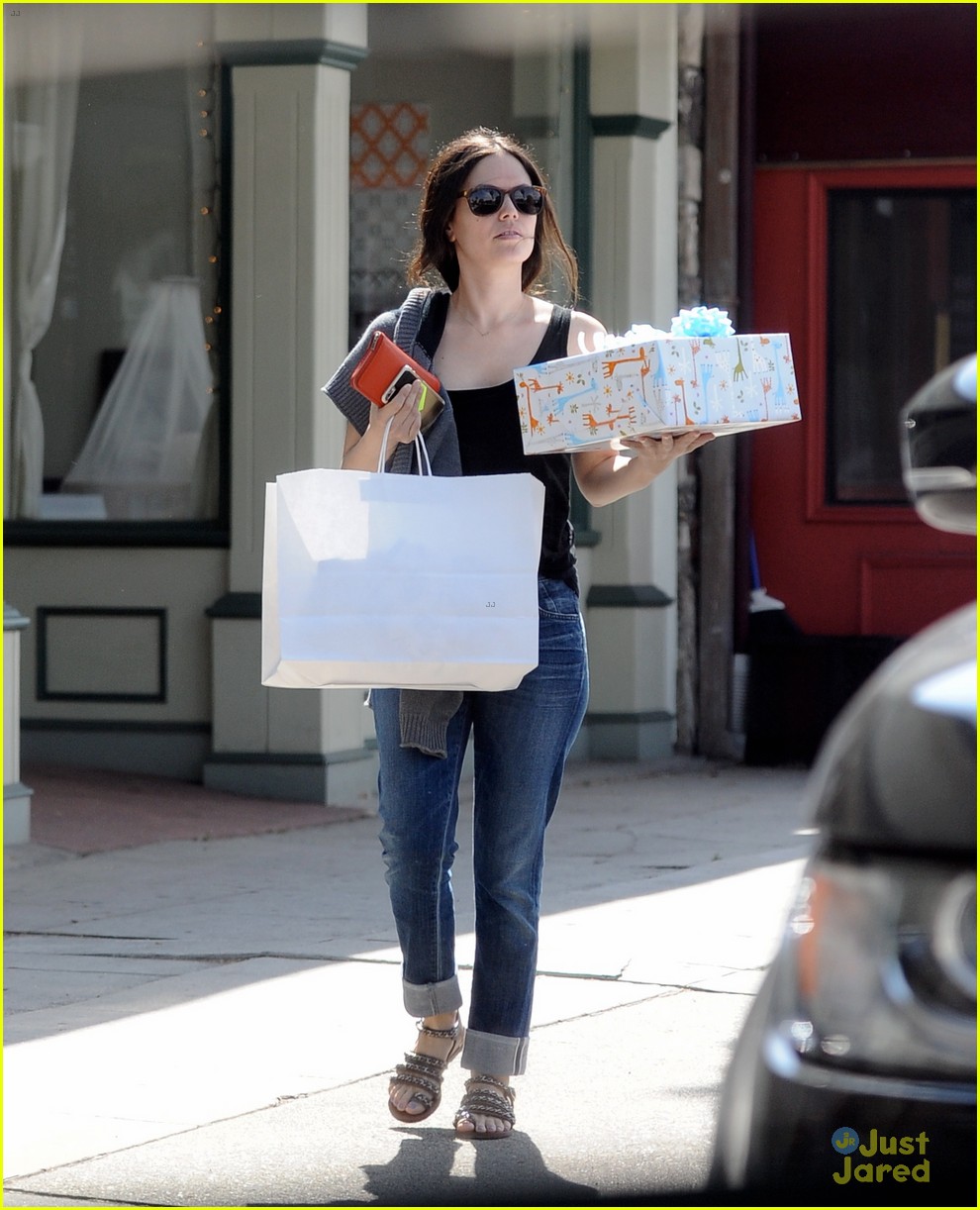 rachel bilson retail therapy after hart of dixie cancelled 07