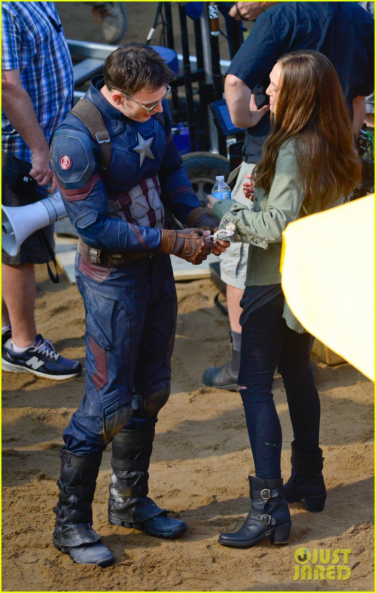 captain america civil war cast had great time on set 19