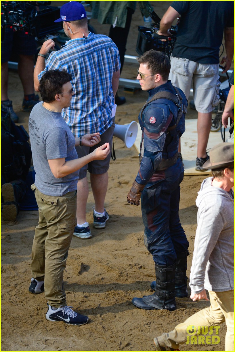 captain america civil war cast had great time on set 21