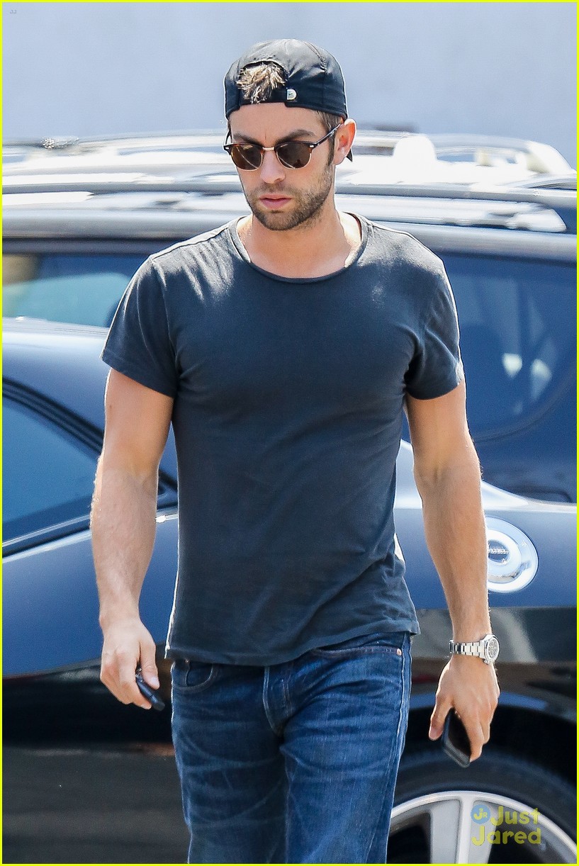 chace crawford lunches hugos after mexican getaway 03