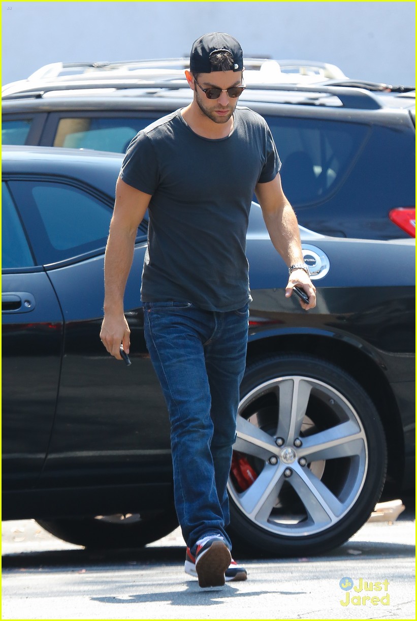 chace crawford lunches hugos after mexican getaway 10