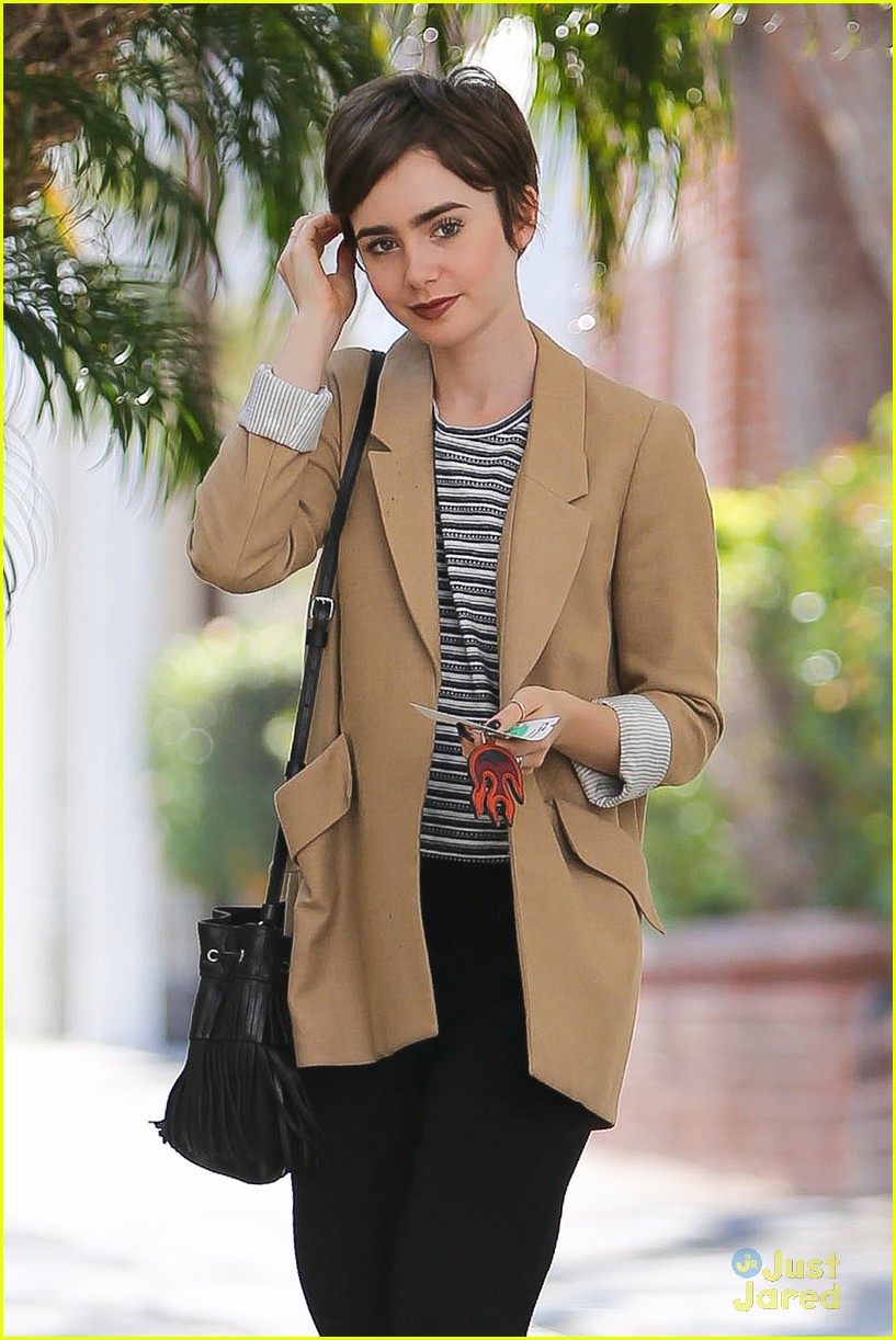 lily collins errands pda jamie campbell bower 17