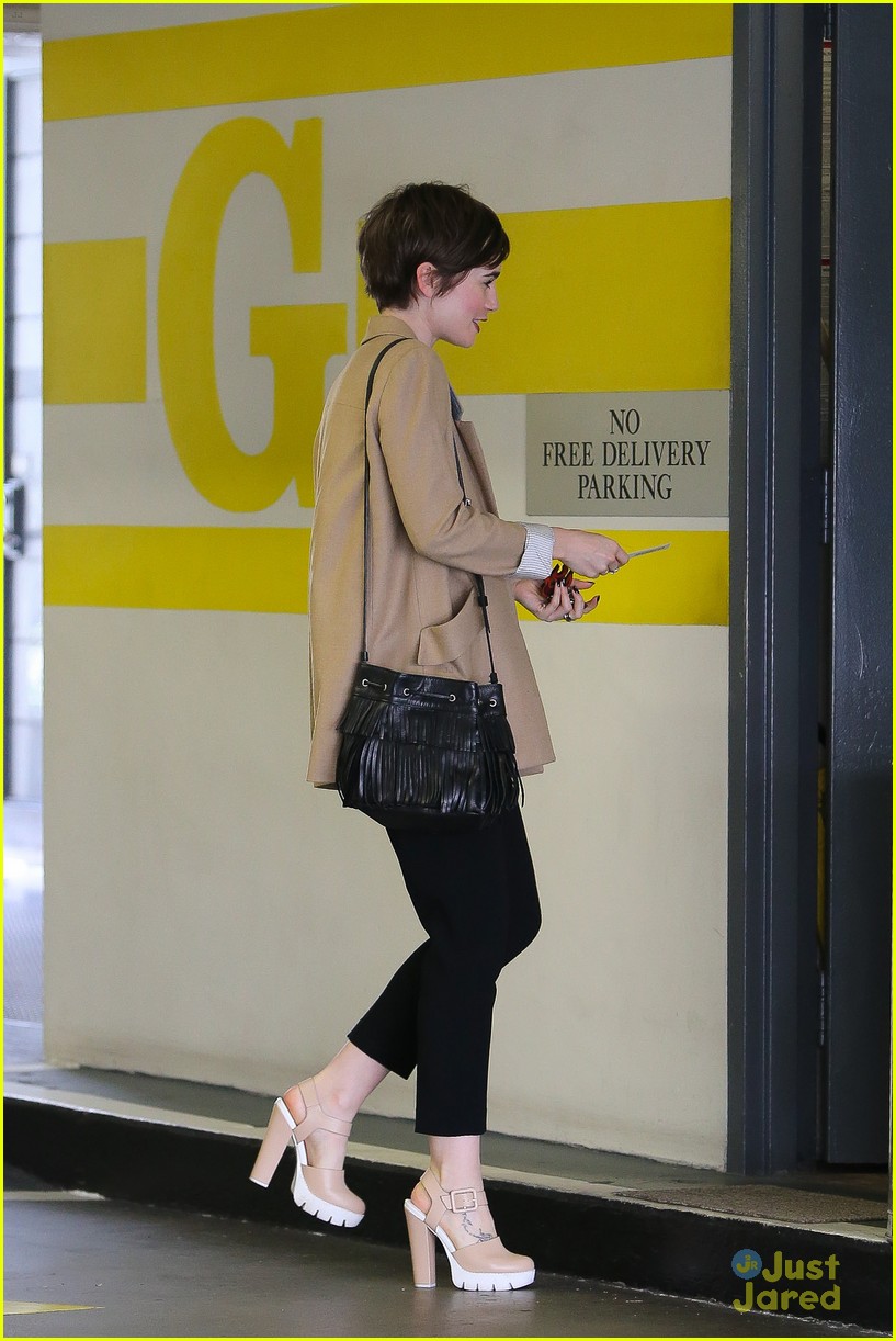lily collins errands pda jamie campbell bower 30