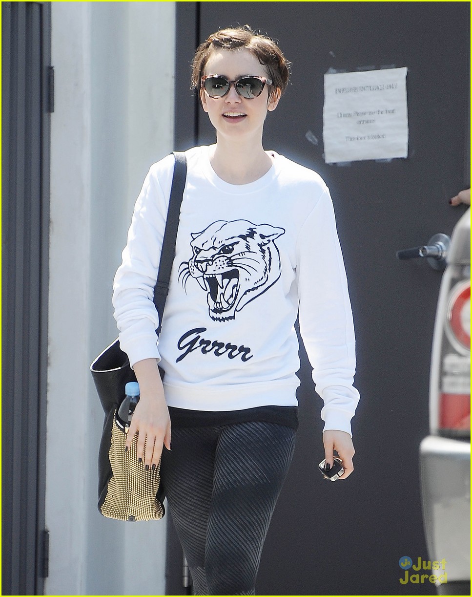 lily collins has sweaty workout 06