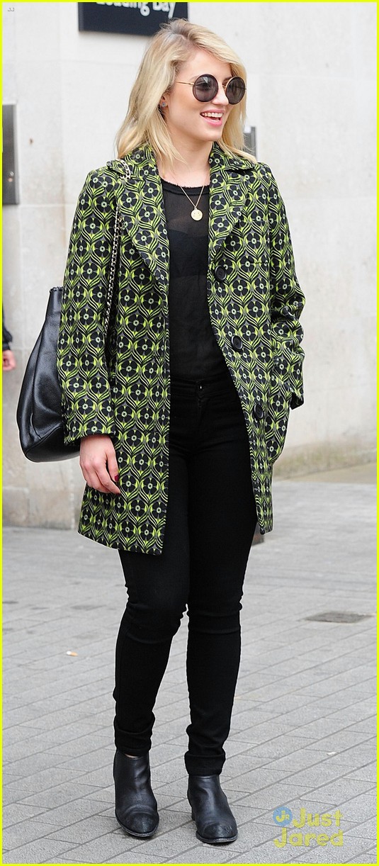 dianna agron greets her fans before another day at work 03